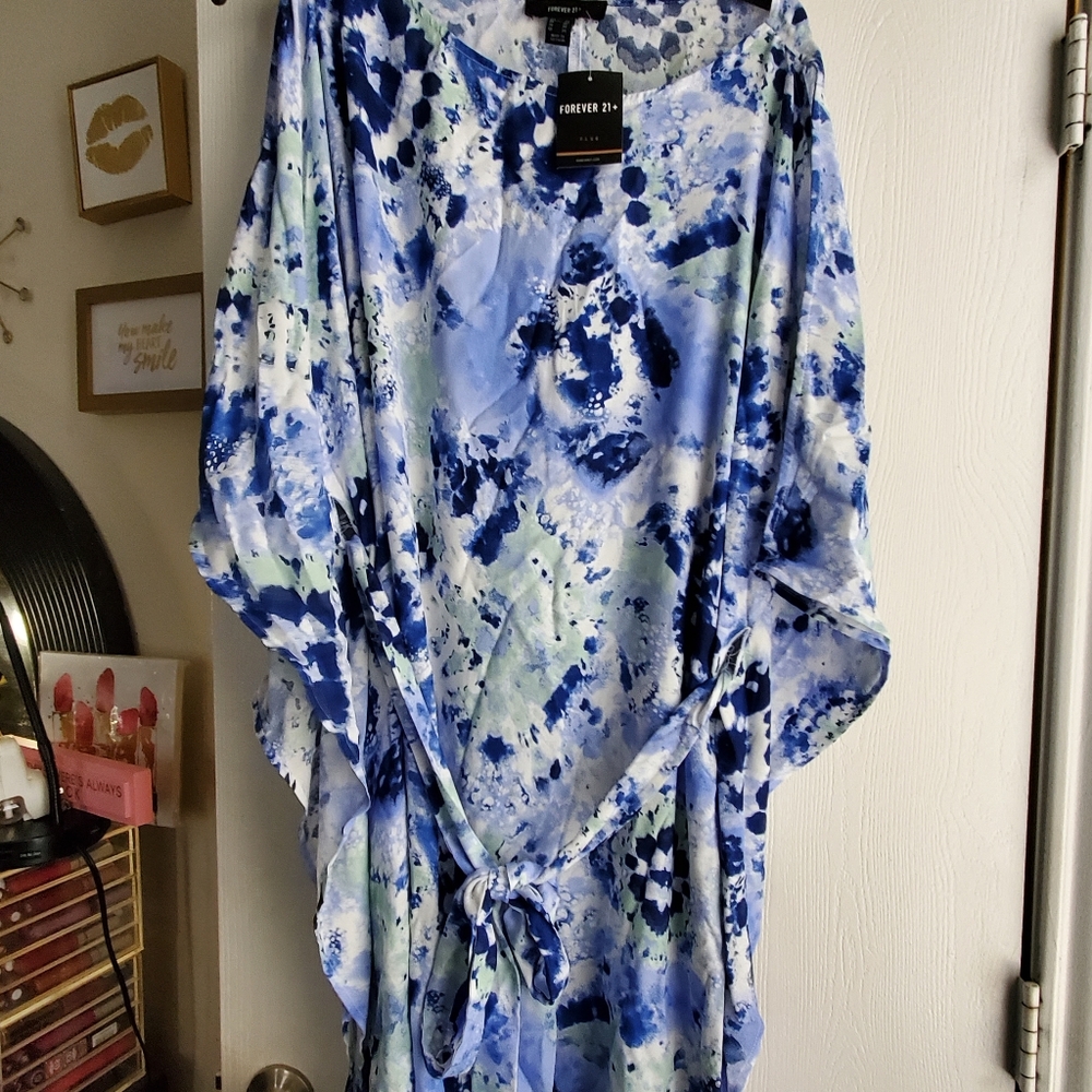 Dress - Picture 3 of 3